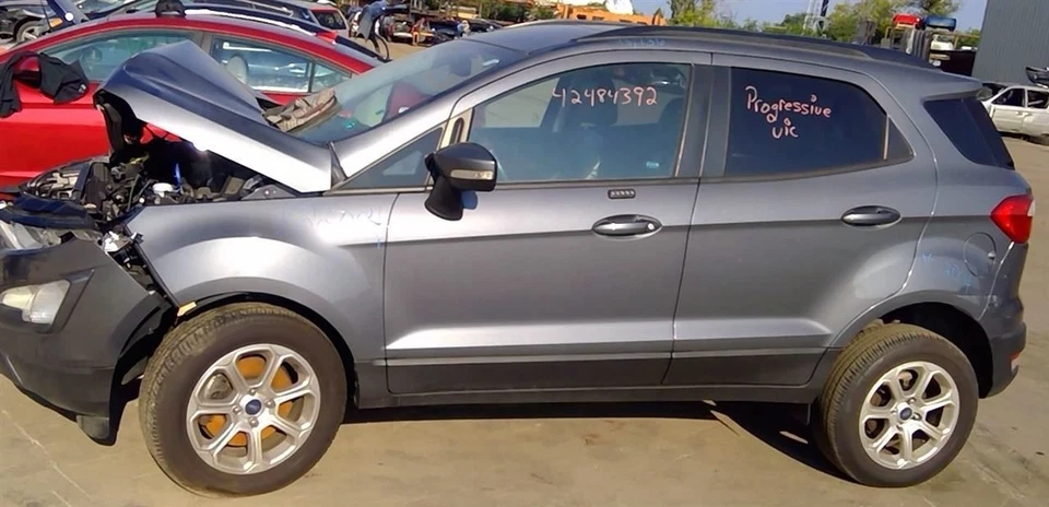 Ford EcoSport 2018 cambio de transmisión en negro con moldura satinada | manija de perilla Foto 4 de 4