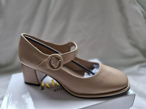 Neue beige runde Schnalle Mary Jane Schuhe Gr. 7 40