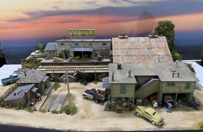BUILT DIORAMA   Baxters Building Supply   Fine Scale Miniatures Model - HO 