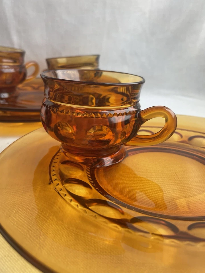 Plato y taza de almuerzo Indiana Glass Kings Crown ámbar con huella digital ~ Juego de 4 de colección Foto 3 de 4