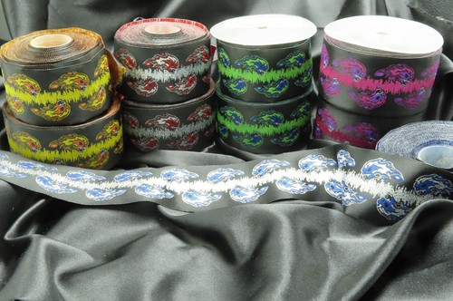 Cinta Jacquard 2" (50 mm) bola de fuego calavera onda de sonido - precio por yarda - Imagen 1 de 21