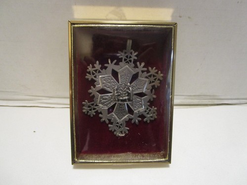Vintage Pewter Christmas Ornament Snowflake Nativity Italy Pewter boxed 1960's - Picture 2 of 9