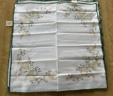 Johnson Brothers - Eternal Beau x 5 - Napkins & 2 Green With Embroidered Edges