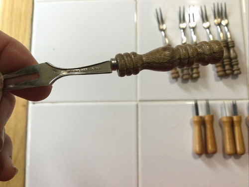 18 Vintage Cocktail/Snack/Appetizer/Olive Forks w/ Wooden Handles 2 Styles - Picture 3 of 6