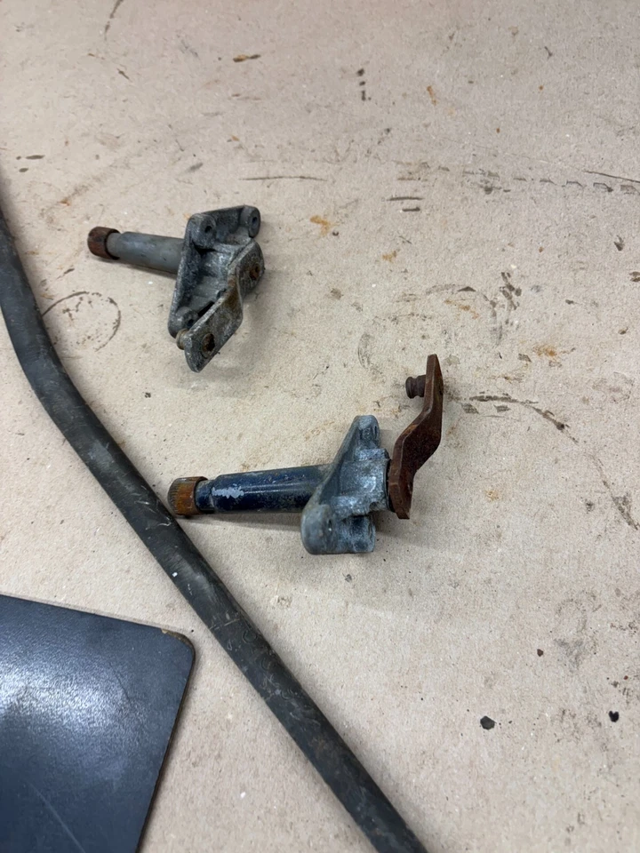 1981 1993 DODGE TRUCK W150 D350 D150 W350 WINDSHIELD WIPER LINKAGE TRANSMISSION - Image 3 of 4