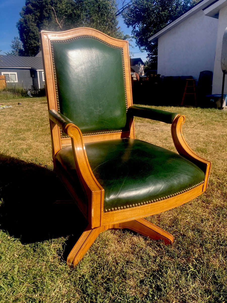 Green leather tufted chair outlet