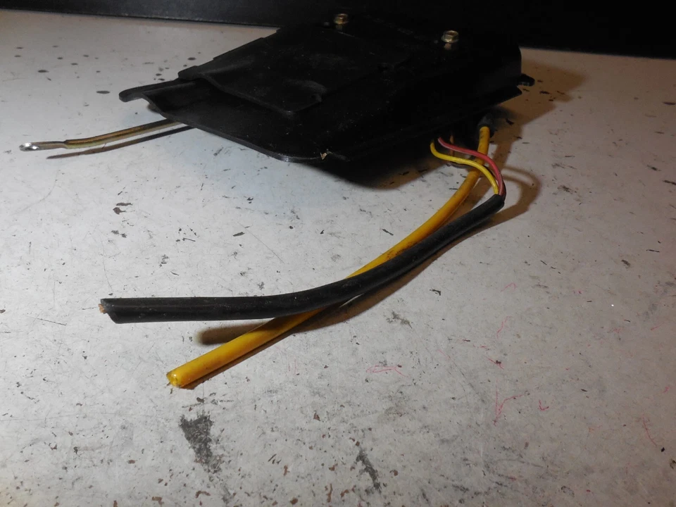 1076930630 Trunk Locking Panel Latch 1076930530 85-91 Mercedes Benz 380SL 560SL - Image 2 of 4