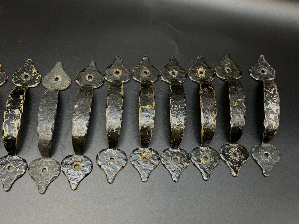 Лот (11) черных выдвижных ящиков и (16) петель шкафа со смещением 3/8 дюйма с винтами - Изображение 3 из 4