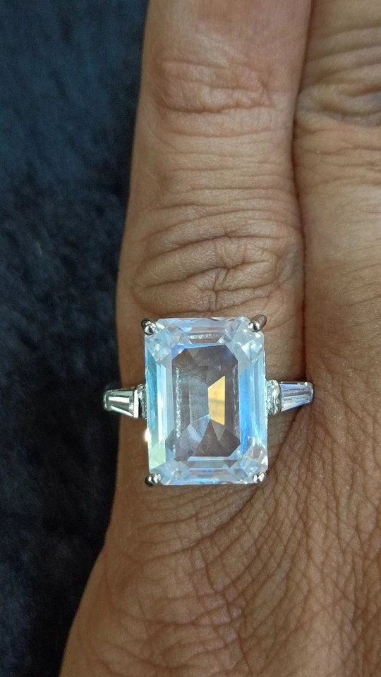 11Ct Labor Erstellt Smaragd Diamant Solitaire Verlobungsring 14K Weiß Vergoldet - Bild 2 von 4