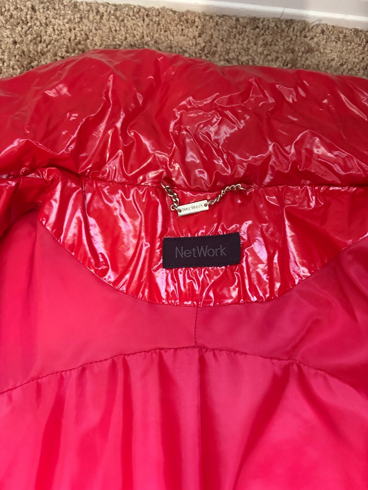 Network women's red puffer jacket large - image 4