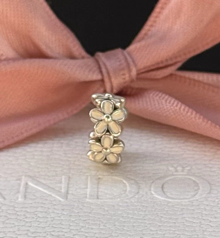 Original Pandora Charm „Gänseblümchen“ Oldie 925 Silber, beige #791495EN12