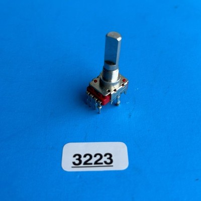 [FRS] Native Instruments MASCHINE MKI Part: 4-Pin D-Shaft Potentiometer B20K Pot