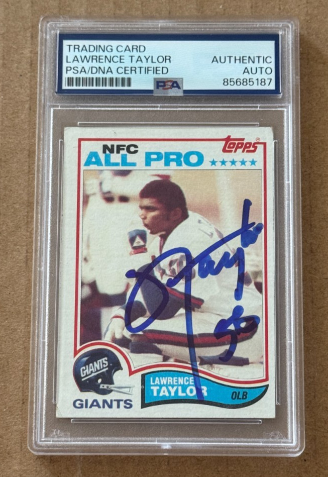 LAWRENCE TAYLOR SIGNED 1982 TOPPS RC PSA/DNA NEW YORK GIANTS