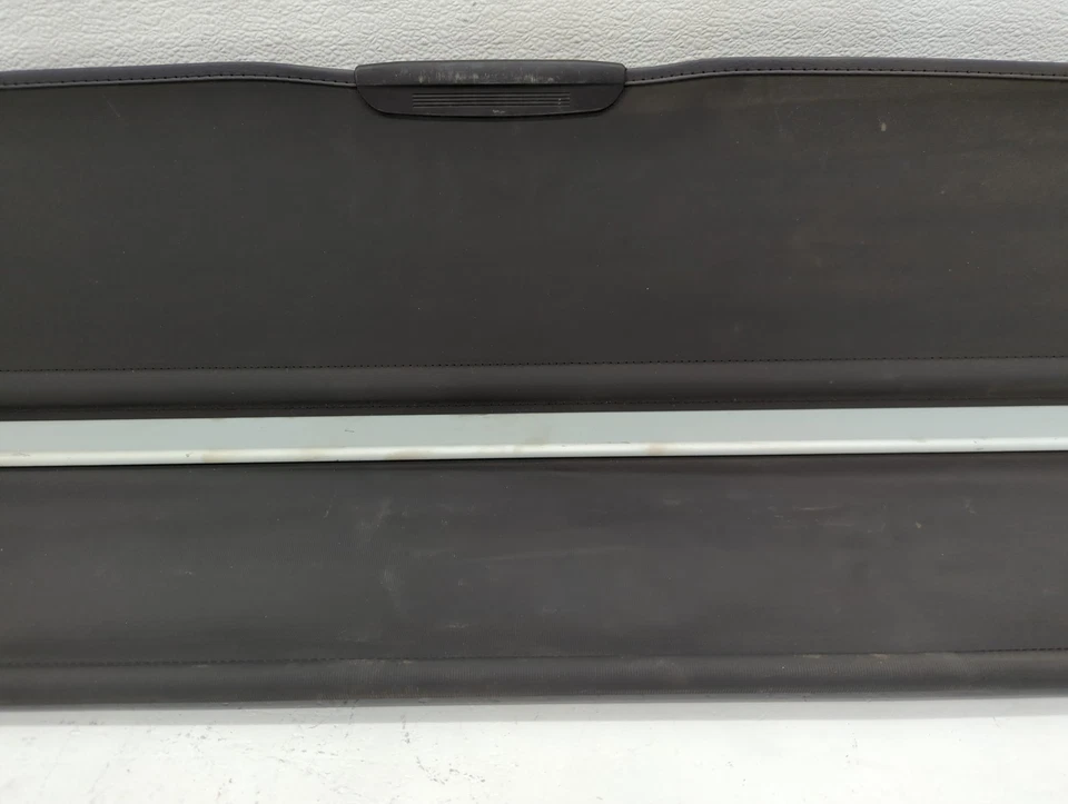 Subaru Legacy 2023 cubierta de carga trasera almacenamiento pantalla retráctil M09FR Foto 3 de 4