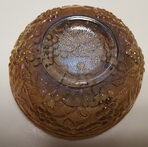 Imperial Carnival Glass Grape & Leaf Marigold 4" BY 2" Scalloped - Picture 2 of 4