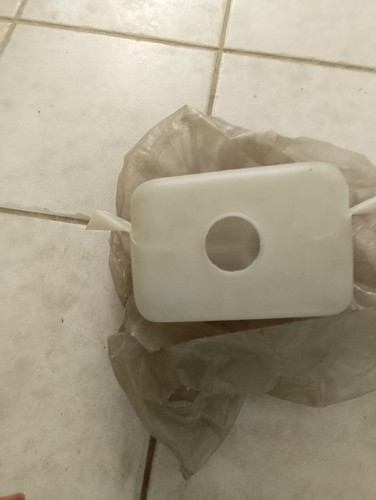 Peugeot 405 Mk1 Mk2 Windscreen Washer Bottle Reservoir 6431.55 - Picture 2 of 3