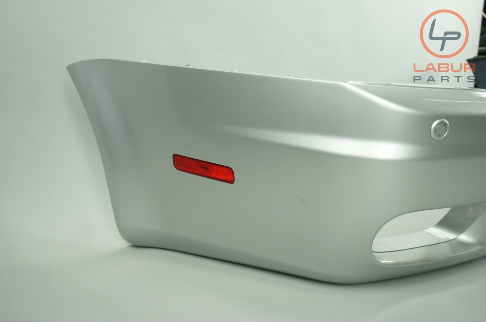 M139 03-08 Maserati Quattroporte Rear Bumper Cover w/ Parking Sensors BR104