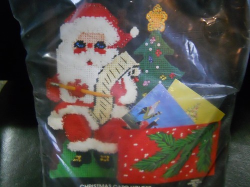 Bucilla Christmas Card Holder Needlepoint Kit Santa Wool Yarn Vintage Sealed - Picture 2 of 7
