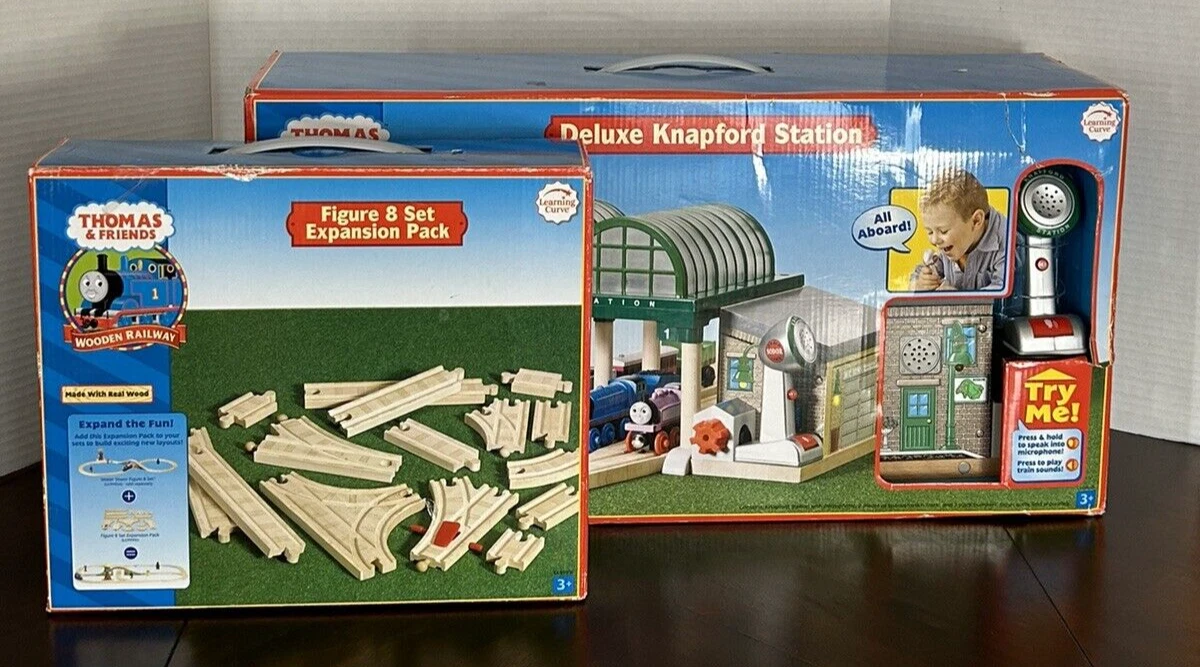 Thomas wooden hotsell deluxe knapford station