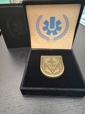 Destiny 2 Conqueror Seal Pin Retired Bungie Rewards-OPENED-Excellent Condtion