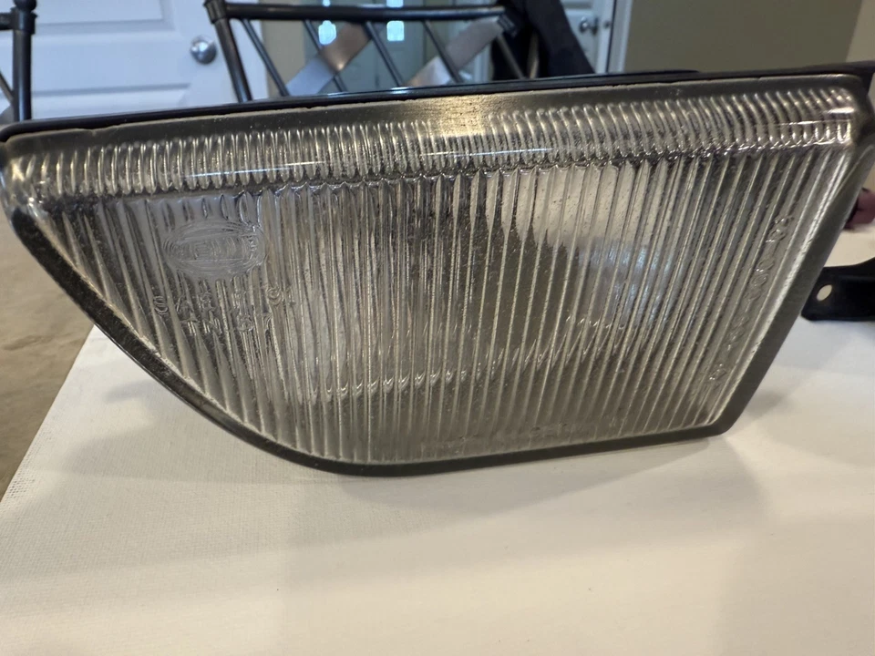 Audi 80 Cabriolet 1994-1998 izquierda y derecha Hella OEM luces antiniebla luces de conducción en muy buena condición Foto 3 de 4