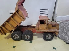 Vintage BUDDY L hydraulic tandem 10-wheel dump truck