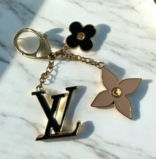 Pre-Owned Louis Vuitton Fleur de Monogram Bag Charm Key Chain Gold Beige No Box