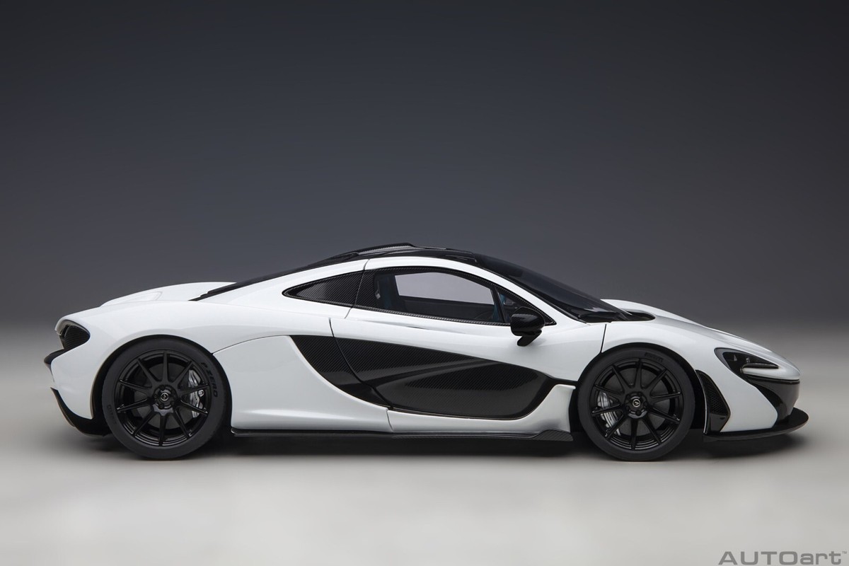 2013 McLAREN P1 ALASKAN DIAMOND WHITE BLUE & BLACK INTERIOR 1:18
