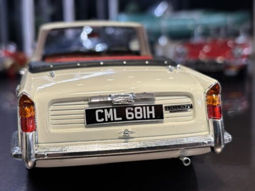 Modelos 1/18 CULT Triumph Vitesse 2 litros MKII. Como nuevo y en caja - Imagen 3 de 17