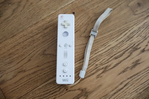 GENUINE NINTENDO Wii CONTROLLER