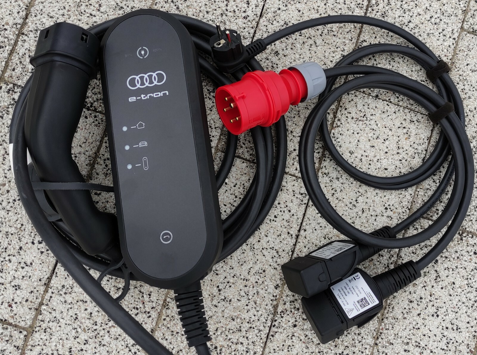 新品 Audi etron Charging Kit Plus 充電器 EV