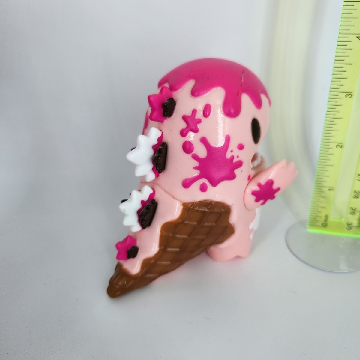 Pink Ice Cream Ziqi Wu Dino Art Figure UNBOX INDUSTRIES VERY RARE