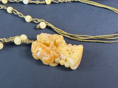 Old Jade Foo / Fu Dog Pendant Necklace (b.) …beautiful collection and accent pie - Picture 9 of 10