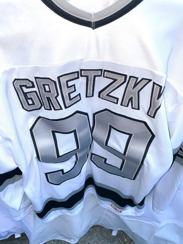 Vtg 1992 CCM NHL LA Kings Wayne Gretzky Jersey SZ L - Picture 4 of 4