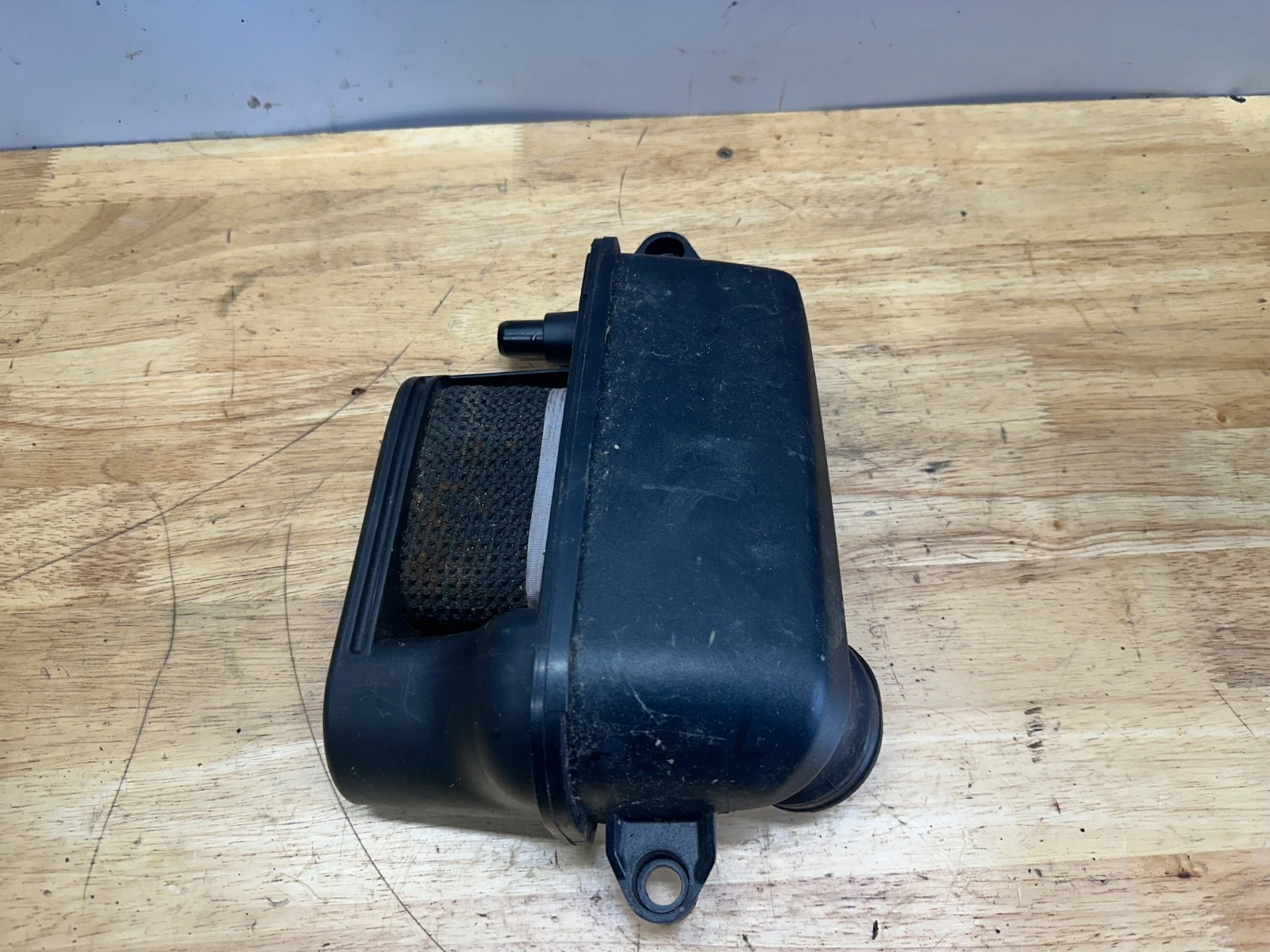 2010 Yamaha F90 EFI Intake Silencer 6D8-14440-01-00