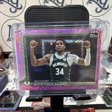 2025-26 Topps Pink Holo Foil Giannis Antetokounmpo #54 Milwaukee Bucks NBA