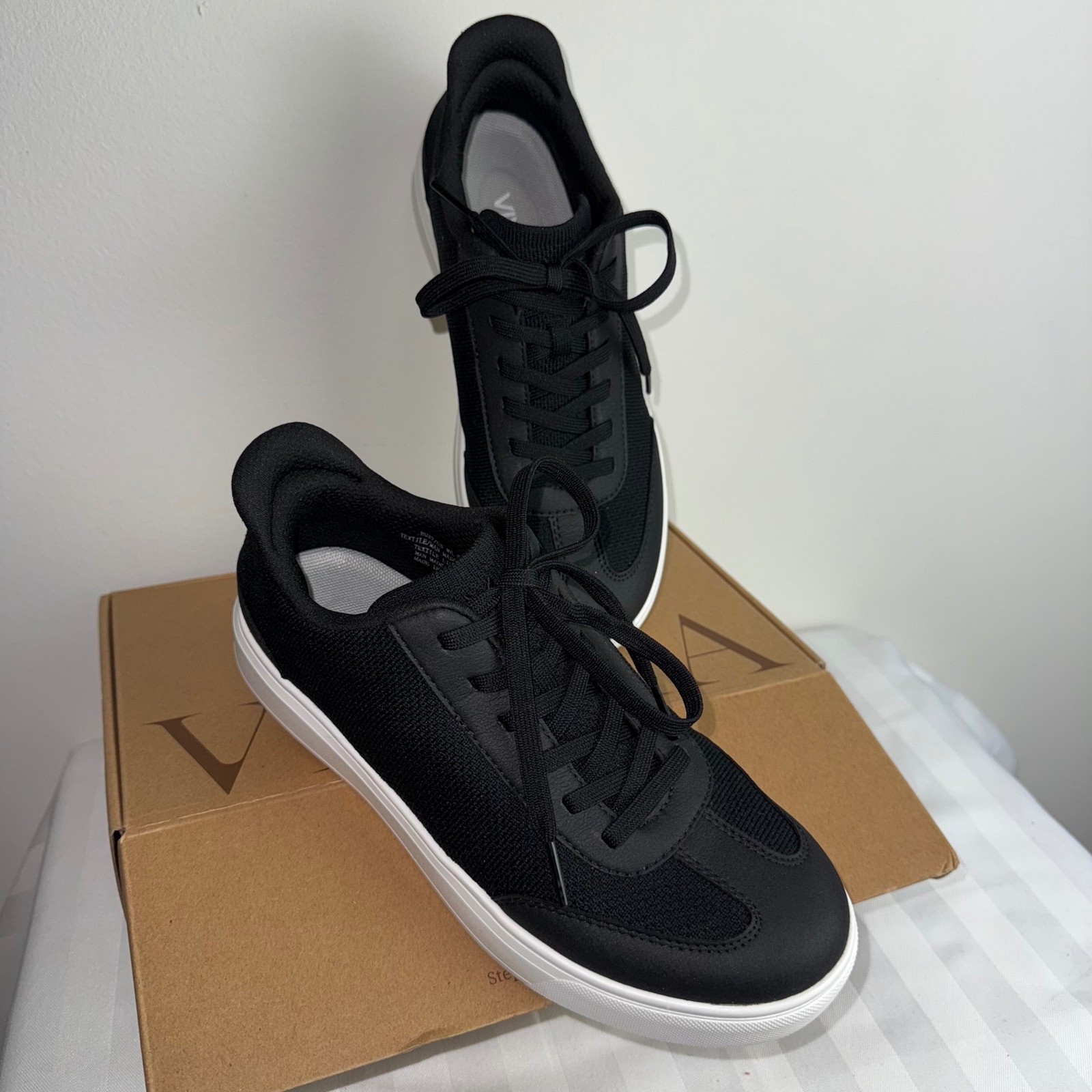 VIVAIA Women's Black Knit Sneakers Lace Up Comfort Walking Shoes US 6.5 EU 37 image 3