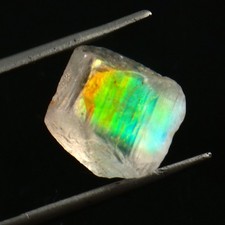 Natural Rainbow Moonstone Rough Stone Multi Fire Wholesale Price Top QualityM548