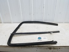 02-07 Jeep Kj Liberty Rear Passenger Side Door Seals Trim Assembly