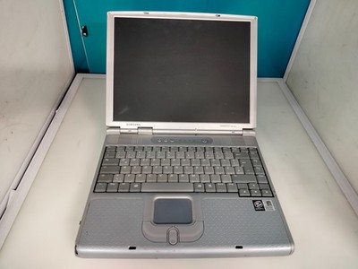 Samsung VM8000 Laptop mit Intel Pentium III als Ersatzteilspender (R10 1126)