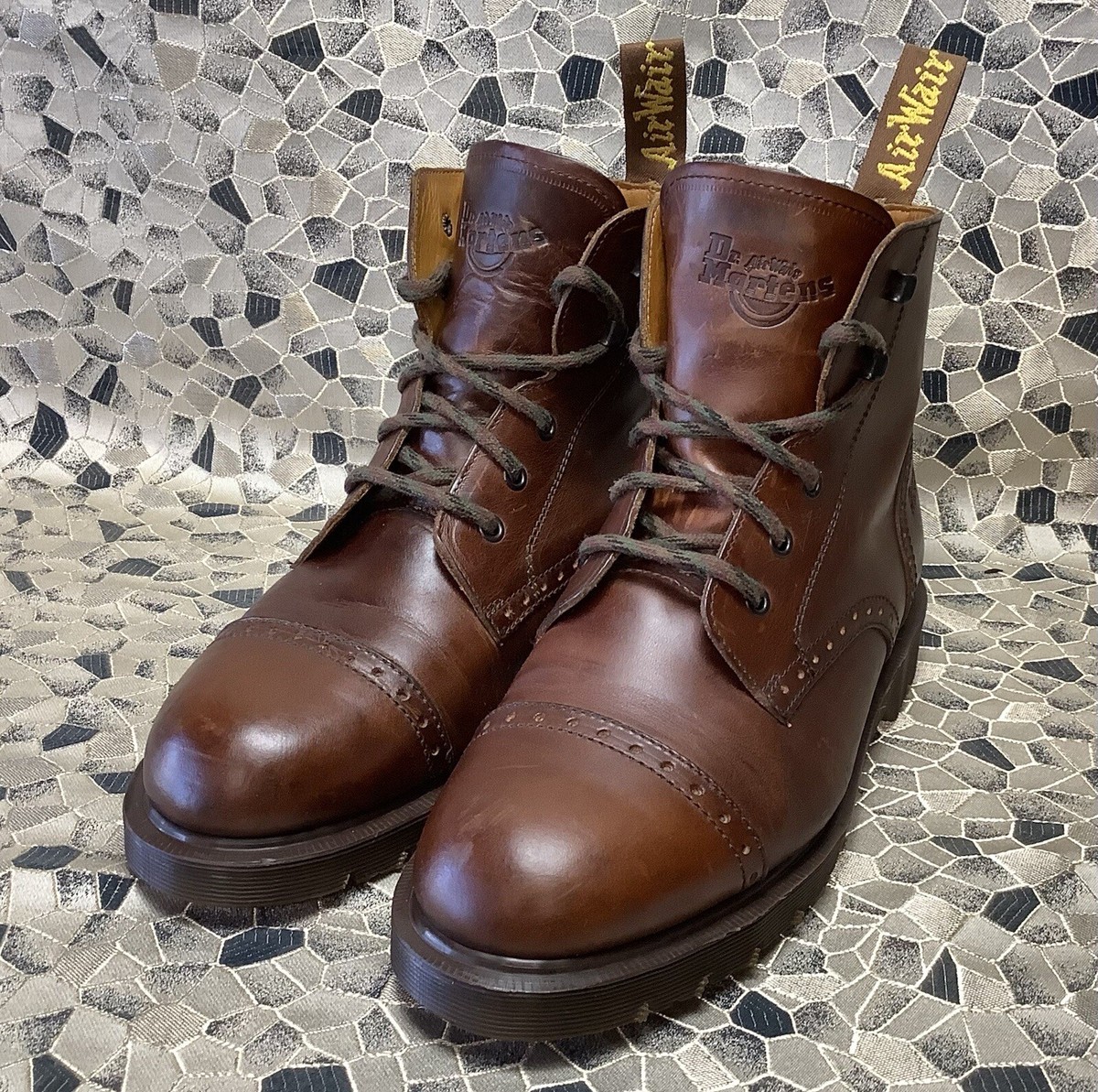 Dr. Martens 8125 Brogue Cap Toe Boots  Vintage Old Money M 6 W 8 * read vintage DR MARTENS 8125 ENGLAND Brogue 8 main image 2