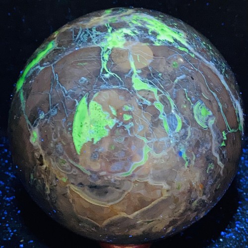 Raro cristallo di agata vulcanica naturale guarigione sfera 2640G (cristallo reattivo UV) - Foto 3 di 18