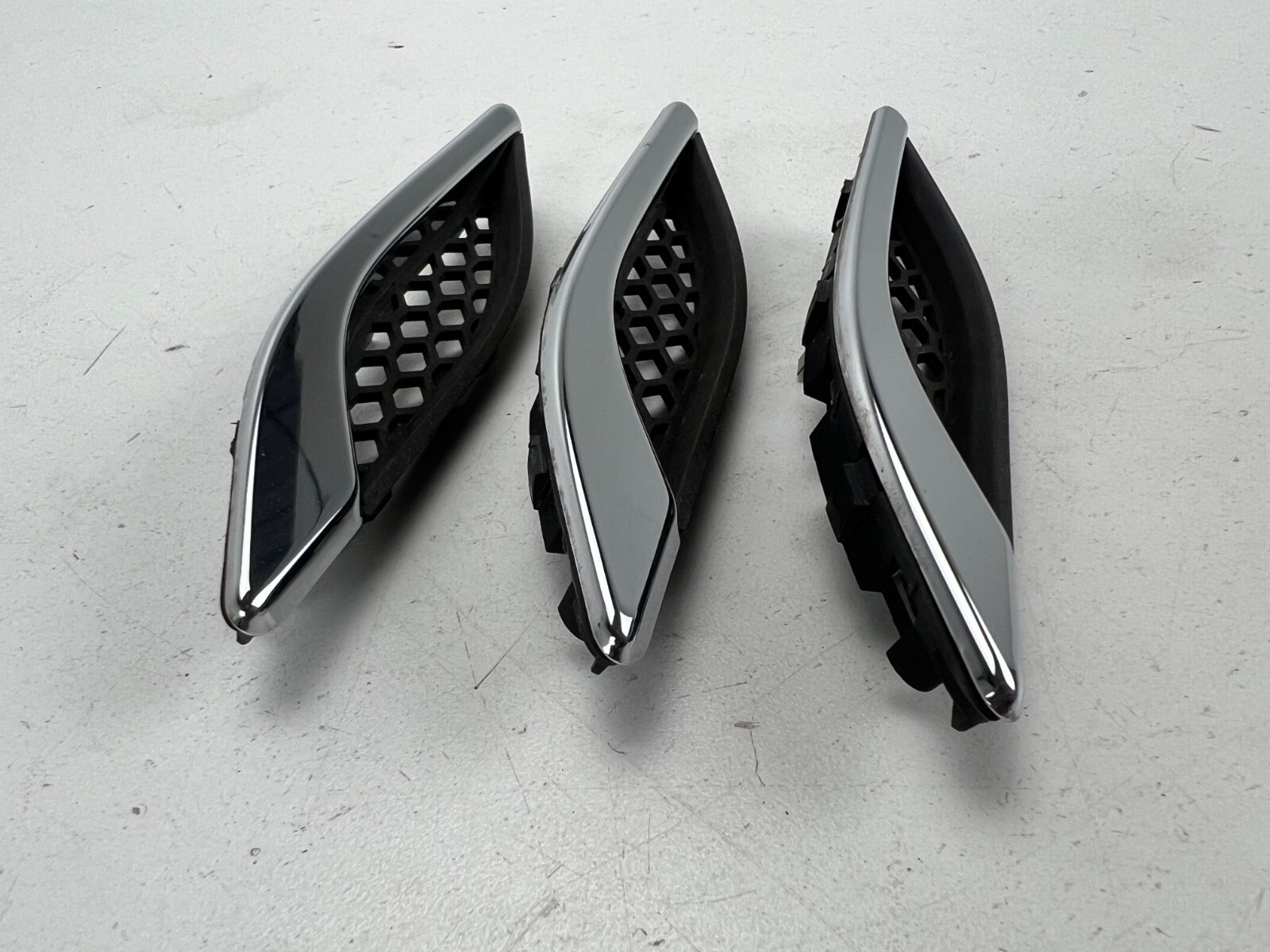 2014 - 2020 Maserati Ghibli Right Passneger Fender Grill Vents Trim OEM