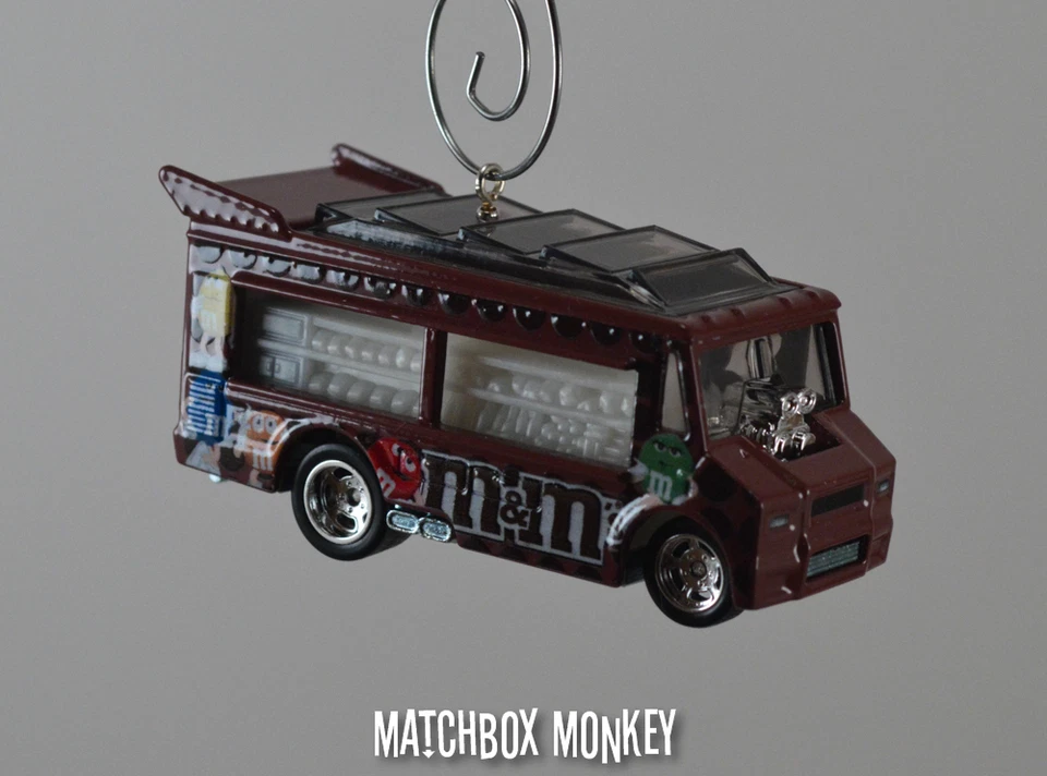 M&M's Drag Smokin' Grille Camión Personalizado Adorno de Navidad 1/64 Food Race Muscle Foto 2 de 4