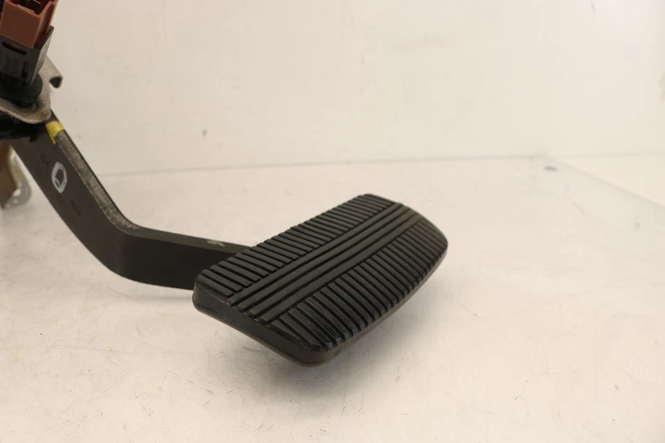 03-07 CONJUNTO PEDAL FRENO TRANSMISIÓN AUTOMÁTICA INFINITI G35 A/T CON SENSORES Foto 4 de 4