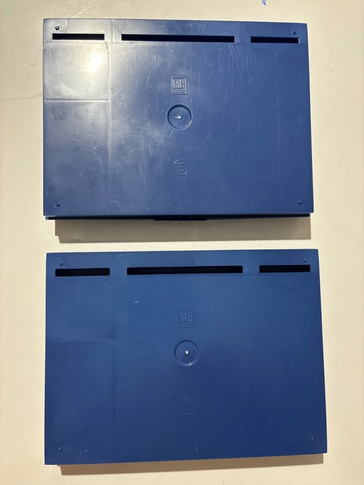 战舰 Milton Bradley 1981 年游戏替换件蓝色板 x2 带网格 — 第 2/4 张图片