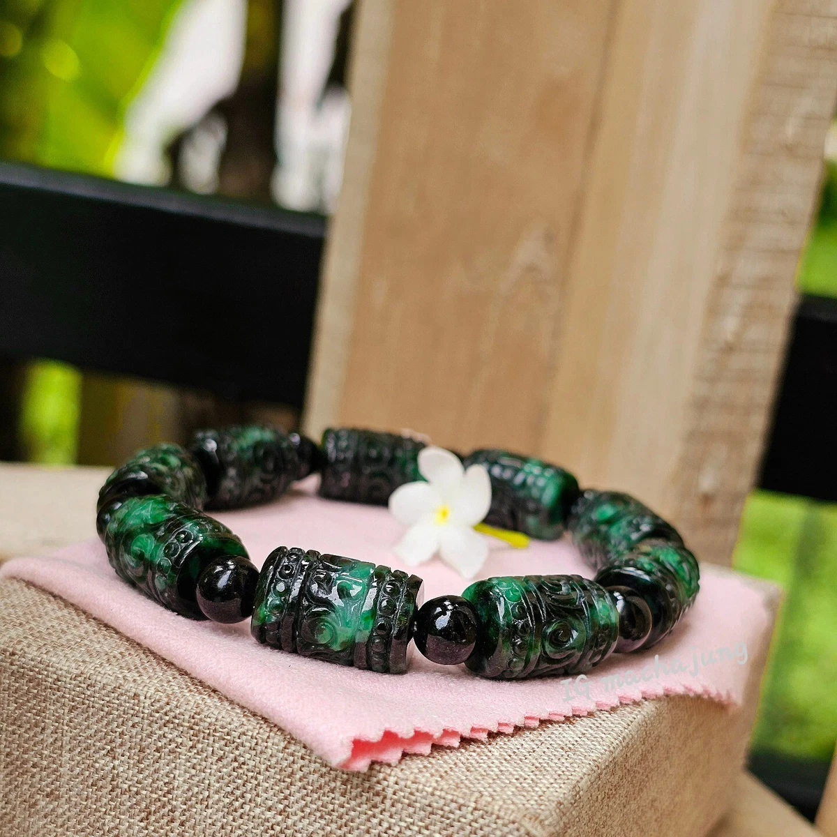 Fashion Jewelry Burma Jadeite Jade Bracelet - China Bracelet and Gift price  | Made-in-China.com