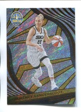 2022 Panini Revolution #32 - Courtney Vandersloot