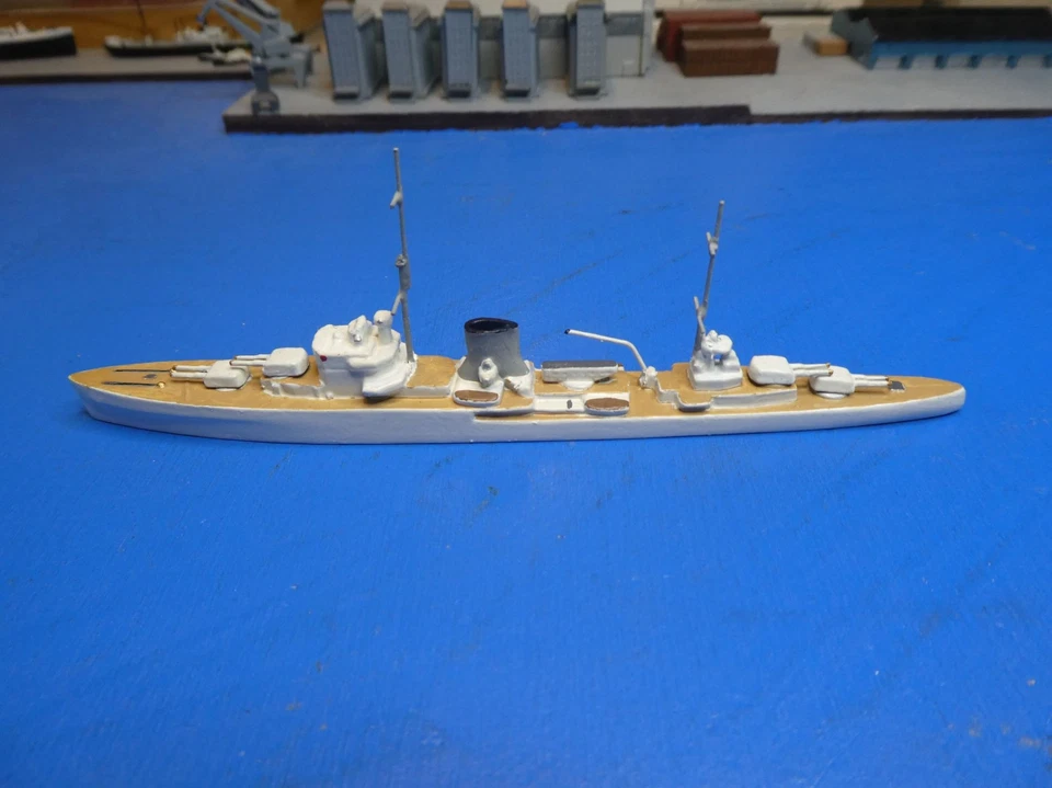 Kreuzer Leander (GB) in 1:1250 Hersteller Wiking Nr. 373 Tr. - Bild 2 von 2