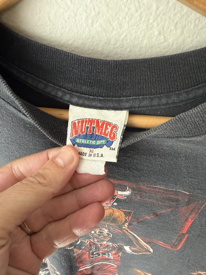 Camiseta De Colección NBA Chicago Bulls Desde 1990s, XL Michael Jordan “Triple Amenaza” Foto 2 de 4